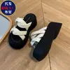 Venda Quente Exquisite Chinelos de Alta Qualidade Verão Sola Grossa Novo Estilo Uso Externo 2026 Venda Quente Plataforma Moda Sandálias que Aumentam a Altura