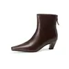 Botines de cuero súper elegantes con tacón de gatito, para ir al trabajo, ajustados, invierno 2026, con tacón medio grueso, punta cuadrada, versátiles, de cuero genuino, cortos para mujer