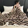 Nova manta dupla camada jacquard catiónico tafetá e lã de cordeiro estampa leopardo e zebra transfronteiriça dupla camada