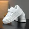 Moda 2025 nuevos zapatos de piel para niños medianos y grandes primavera y otoño niños de moda estudiantes niños y niñas casuales zapatillas transpirables