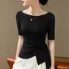 Camiseta roja de mujer de manga media, nuevo estilo otoño 2026, hombros descubiertos con tirantes, fruncida, corte ajustado, manga tres cuartos, top de malla de alta gama