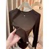Camiseta de Manga Larga Adelgazante con Patrón de Espina de Pescado para Mujer 2026 Nuevo Cuello Redondo Hombro Normal Color Sólido Capa Base Top de Otoño