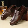 Zapatos de Hombre Primavera y Otoño 2026 Zapatos Casuales Británicos de Cuero para Hombre Punta Redonda Estilo Coreano Slip-On Zapatos de Papá Zapatos Transpirables y Resistentes al Desgaste para Hombre