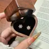 Pendientes Semanales Redondos Geométricos de Plata S999 con Trébol de Cuatro Hojas 2026 Nuevos Exquisitos de Moda Estilo Lujo Ligero Pendientes Personalizados