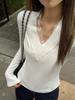 Chicas Calientes Cuello en V Clavícula Lijado Cálido Manga Larga Otoño e Invierno Diseño Manga Acampanada Sensación Slim Top de Cachemira