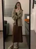 Vestido de Suspensório Marrom Tricotado Versátil de Caimento Ajustado para Outono e Inverno com Vestido que Marca a Cintura