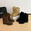 Botas ankle boot Birkenstock estilo retrô, que aumentam a altura, para mulheres, nova coleção outono 2026, botas de cano médio estilo jeans, botas estilo western Martin