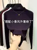 Camiseta de manga larga acanalada morada popular de otoño para mujer, a la moda, ajustada y elegante capa base