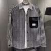 Camisa casual listrada masculina para o início do outono, moderna, luxo leve, versátil, para uso ao ar livre, corte reto, estilosa, com colarinho de lapela, jaqueta da moda