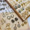 Pendientes geométricos de conservación de color de comercio exterior europeo y americano, pendientes de estilo metálico simple, pendientes incrustados de diamantes, pendientes personalizados para mujer, venta al por mayor