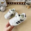 Sapatos de Lona com Cabeça de Concha Estilo Coreano para Crianças, Sapatos de Corrida para Meninos, Crianças Médias e Grandes, Sapatos Esportivos Casuais para Meninas, Sapatos da Moda para Bebês