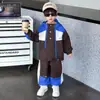 Conjunto de Roupas de Outono para Meninos 2026 Novo Estiloso Moda Infantil Bonito Esportivo Conjunto de Duas Peças Estilo Primavera e Outono Tendência