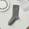 Meias brancas femininas para primavera e outono, meias de algodão com botões, meias compridas versáteis estilo coreano, meias de verão branco leitoso na altura da panturrilha