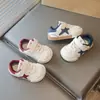 Otoño 2026 Nuevos Zapatos para Bebé Niños Niñas Tenis para Niños Pequeños Suela Suave Antideslizantes Zapatos de Entrenamiento Alemanes Zapatos para Caminar para Bebés y Niños Pequeños