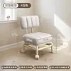 Taburete con Ruedas Giratorias para Abrir Paquetes, Taburete Bajo con Ruedas, Silla Estilo Crema, Taburete Pequeño para el Hogar para Limpiar Pisos, Acabado de Costuras y Organización de Artículos, Taburete Redondo