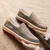 Colección nueva de primavera y verano hecha a medida de zapatos casuales para hombre, zapatillas de moda y versátiles, zapatos de lona transpirables para hombre