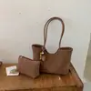 Bolsa de Ombro Tote Tecida com Textura Simples e Atmosférica Francesa para Mulheres Outono Grande Capacidade para Trabalho e Lazer