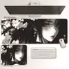 Mouse Pad Gamer Preto e Branco Anime Pintura a Tinta Menina Tamanho Médio Tapete Universal para Mesa de Computador Escritório Jogo Ilustração 2D