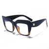 Novos Óculos Quadrados Grandes Estilosos com Frame de Rebite, Acessório da Moda Streetwear, Óculos Coloridos Azuis Bloqueadores de Luz Azul
