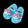 Pantuflas luminosas para niños niños y niñas uso interior y exterior lindos dibujos animados niños medianos y grandes bebé sandalias de casa verano