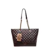 Bolsa Tote Feminina de Ombro Grande Capacidade com Textura de Bordado Acolchoado Moda Simples Estilosa Outono 2025
