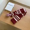 Bufanda Tejida de Rayas Retro Bloque de Color para Mujer 2025 Nuevo Estilo Fair Isle Bola de Pelo Estrecha Bufanda Cálida para el Cuello y Accesorios de Protección para el Cuello