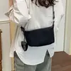 Bolso de mujer de nicho, moderno y a la moda, bolso de mano exquisito estilo coreano de ante para llevar cruzado, nuevo terciopelo otoño 2026