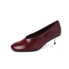 Salto Alto Elegante com Bolinhas Moda Feminina 4,5cm 2026 Nova Coleção Primavera e Outono Bico Redondo Salto Agulha Sapatos Rasos de Couro
