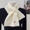Bufanda de Cachemir Color Blanco Crudo Estilo Coreano para Mujer en Otoño e Invierno Delgada Sencilla Color Liso Bordado Entrelazado Bufanda para el Cuello