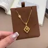 Colar de Luxo Leve com Pingente de Pedra Olho de Tigre e Trevo, Banhado a Ouro 24K, Cor Forte e Duradoura, Popular no Xiaohongshu, Estilo Old Money