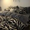Conjunto de Cama Quatro Peças Celebridade da Internet, Lençóis de Cama, Capa de Edredom, Edredom de Estudante, Colcha, Conjunto Três Peças Dormitório, Beijo