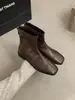 Botas curtas estilosas Chuyuji retrô de bico quadrado para mulheres, novas botas finas de couro macio para outono e inverno com zíper traseiro, botins curtos estilo Martin