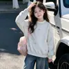 Sudadera con forro de forro polar para niñas 2026 nuevo estilo coreano de otoño e invierno, top de cuello redondo con corazón para niños mayores, engrosada y cálida con forro de lana de cordero