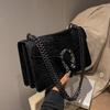 Bolso Pequeño Cuadrado de Cadena Clásica Transfronterizo, Textura Retro de Lujo Ligero, Bolso Dionysus, Elegante Bolso de Hombro Cruzado para Viajero