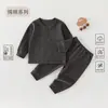 Conjunto de Roupa de Algodão Puro Classe A para Bebê Outono, Primavera e Outono Roupa de Casa Separada para Bebê Pijama Quente de Manga Longa para Meninos e Meninas, Duas Peças