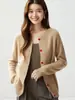 Suéter de cachemira con cuello redondo para mujer, estilo coreano simple, mangas largas raglán, capa base de punto, con diseño de botón en forma de corazón