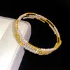 Pulseira de Rede Azul Dourada com Flor de Vidro Pérola Zircônia Brilhante Pulseira Elegante de Luxo Leve Joia de Mão Versátil da Moda