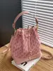 Bolso tipo cubo de retazos de colores de moda Otoño 2025 con estampado para mujer, Bolso tipo cubo cruzado con cordón, letras y correa ancha para el hombro, Bolso de exportación