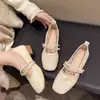 Sapatos Rasos Estilo Francês Inspirados em Chanel, Sapatos de Daminha Delicados, Sapatos Mary Jane de Tira Única com Pérolas 2025 para Combinar com Vestidos