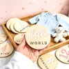 Directamente del fabricante: Divertidas Tarjetas Redondas de Madera para Hitos del Bebé con Impresión a Doble Cara para Anuncios de Nacimiento y Fiestas