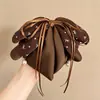 Grampo de Garra para Rabo de Cavalo com Laço de Fita de Cetim com Bolinhas High-End Retro Outono Inverno Novo Grampo para Cabelo Meio Preso na Nuca para Mulheres