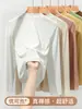 Camisa base de seda ecológica con cuello semi-alto personalizado para mujer, corte ajustado y fina, adecuada para otoño e invierno, se puede usar como capa interior con un top de cuello alto o como capa exterior con una camiseta de manga larga