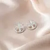 Brincos de Pérola Coreanos de Alta Qualidade 2026, Agulha de Prata Estilo Vintage Chanel Diamante Colorido Estrela de Oito Pontas Brincos de Tarraxa Atacado