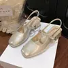 Sandálias Brancas Quadradas de Salto Grosso Fechadas para Mulheres, Novo Modelo 2026, Sapatos Mary Jane Vazados de Salto Médio, Bege