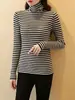 Camiseta básica de punto a rayas con cuello alto para mujer, de manga larga, adelgazante, moderna, versátil, top tipo suéter holgado para otoño e invierno