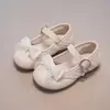 Zapatos infantiles de lazo dulce 2026 nuevo estilo primavera y otoño suela blanda de moda estilo princesa ballet Mary Jane para uso en exteriores