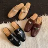 Zapatos Mula de Capa Superior de Piel de Vaca Sandalias de Media Bolsa y Pantuflas para Mujer Verano Nuevo Cuero Hebilla Plateada Sandalias y Pantuflas de Tacón Plano Pantuflas para Mujer 40