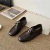 Zapatos pequeños de cuero estilo Birkenstock, suela plana, estilo británico para mujer, nueva colección primavera/verano 2026, mocasines brogue y mocasines.