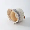 Chapéu de Bebê Menina Primavera e Outono com Renda Floral e Tiras para Amarrar Proteção para Orelhas Chapéu Vento Estilo Princesa Doce para Bebês Meninas