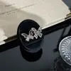 Anel Borboleta Vazada Zircônia Prata de Lei S925 para Mulheres Aberto Ajustável Pequeno Nicho Exquisito Luxo Leve Versátil Anel para Dedo Indicador Nova Joia de Mão